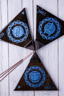 PISCES Incense Holder. It's a triangle tray with a Pisces Zodiac Sign. Handmade with wood & Resin, resistant to the fire/heat.Espresso Color